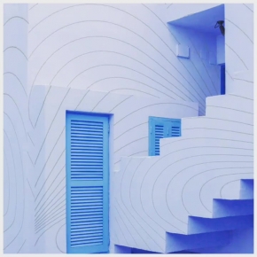 moving view_blue-stairs