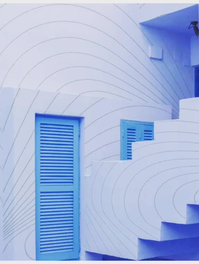 moving view_blue-stairs